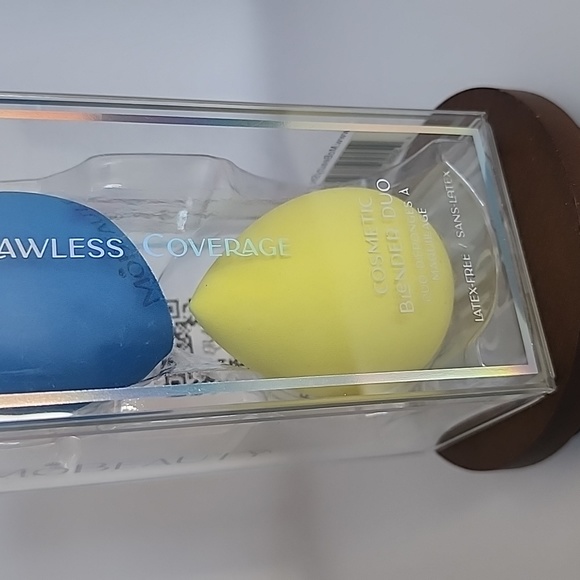 MoBeauty Flawless Coverage Blender Sponge Duo - Picture 4 of 6
